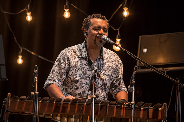 Grupo Bahía en concierto