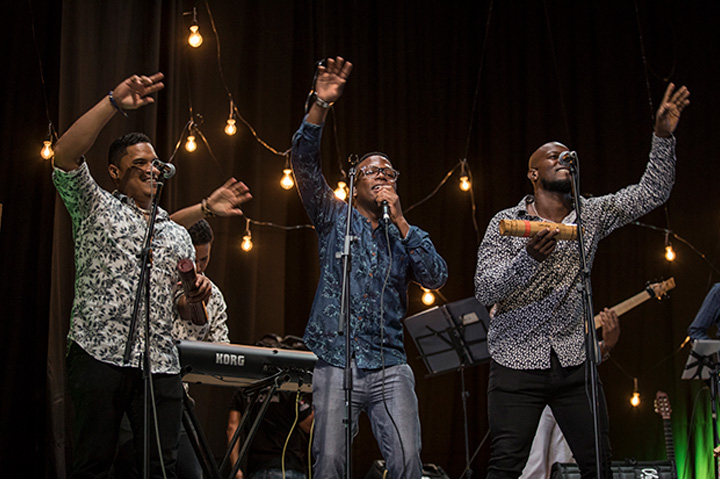 Grupo Bahía en concierto